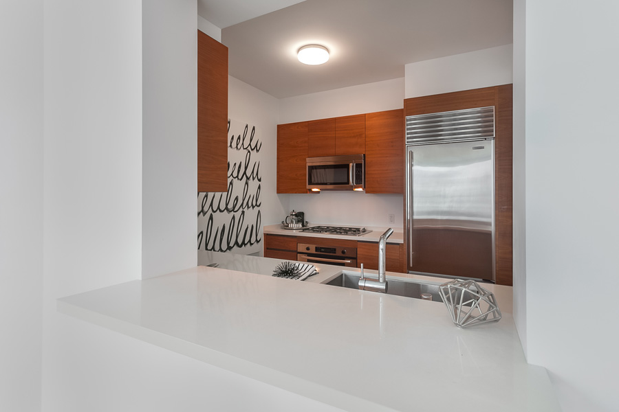 425FIRST_2407_KITCHEN1