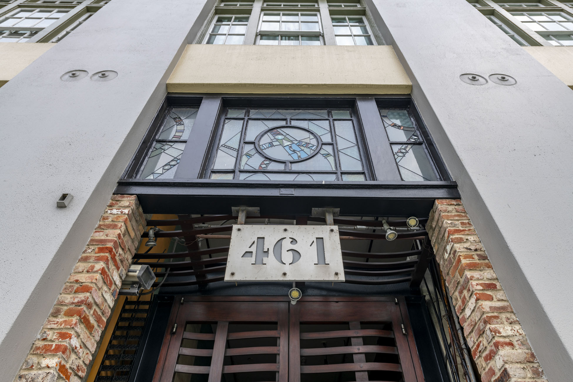 02_facade_entry