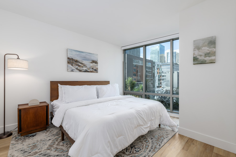 19_bedroom