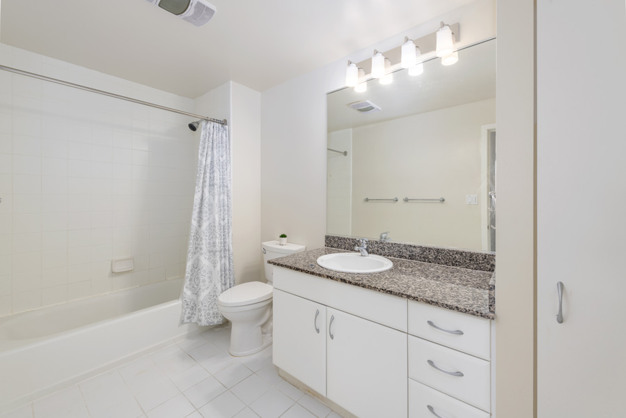 17_primary_bath