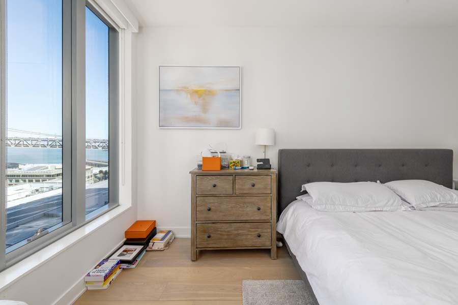 13_primary_bedroom