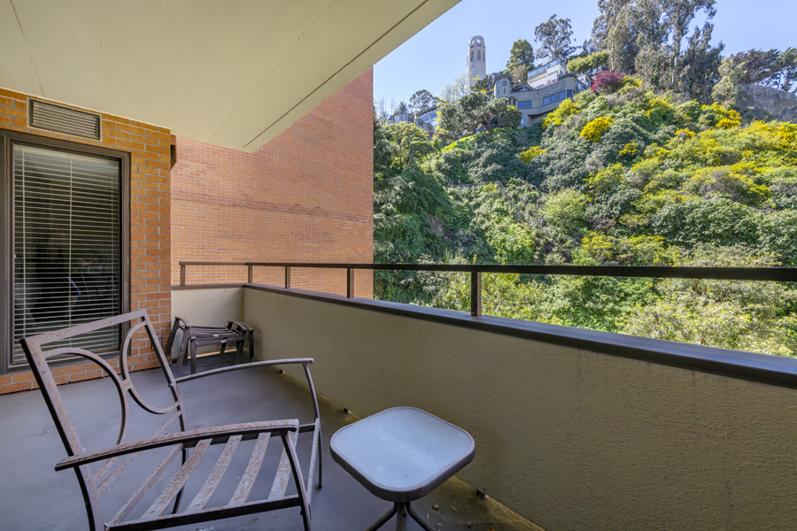 23_balcony