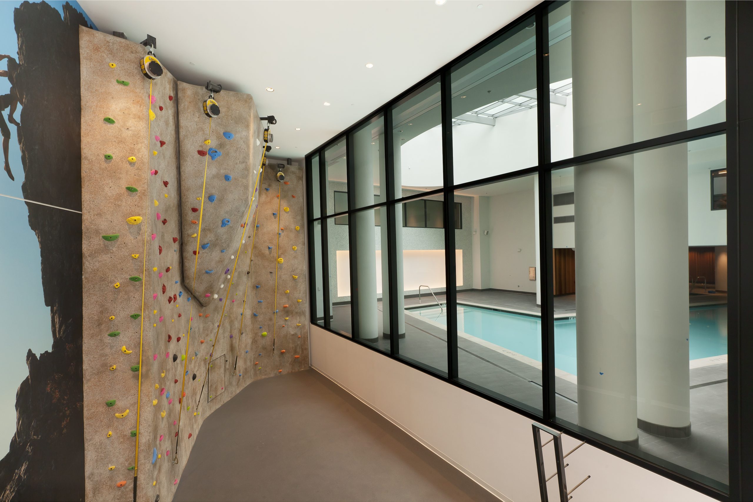 318Main WallPool