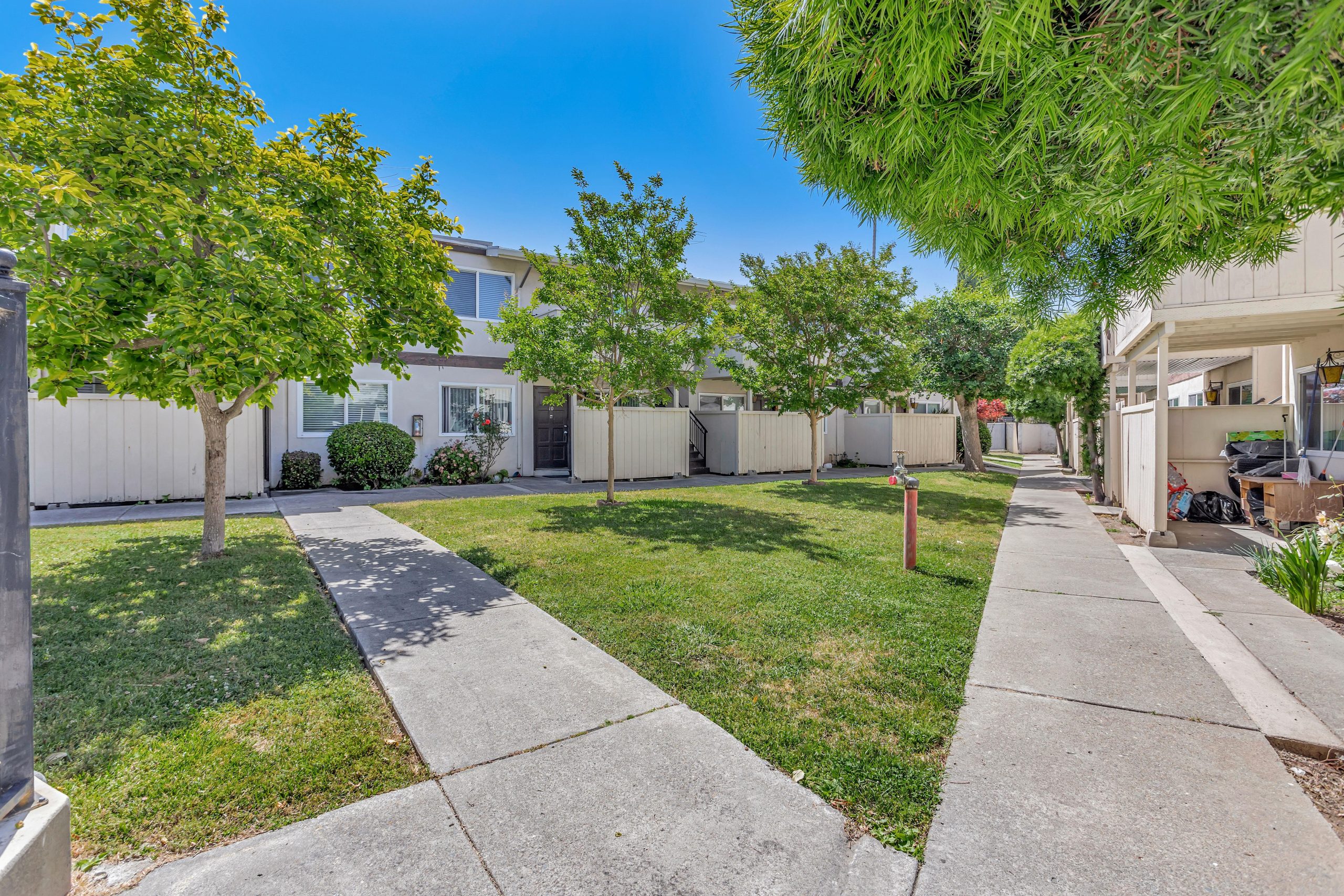 F8_46728CrawfordStreet_007