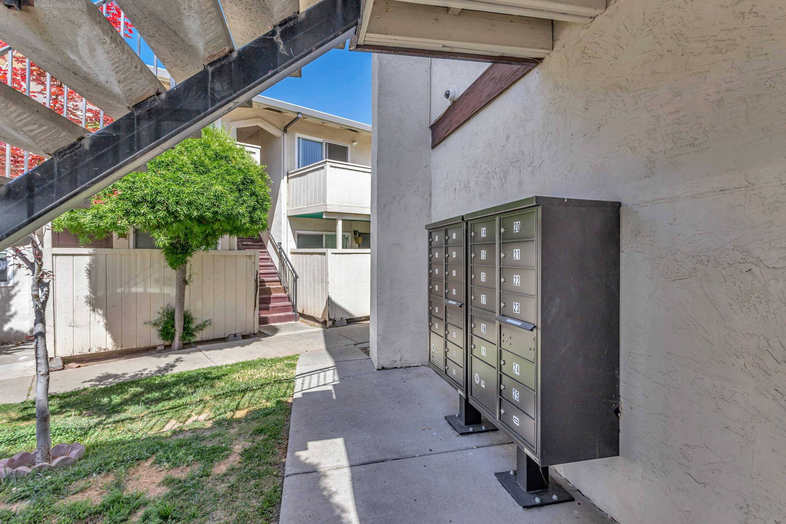 F8_46728CrawfordStreet_008