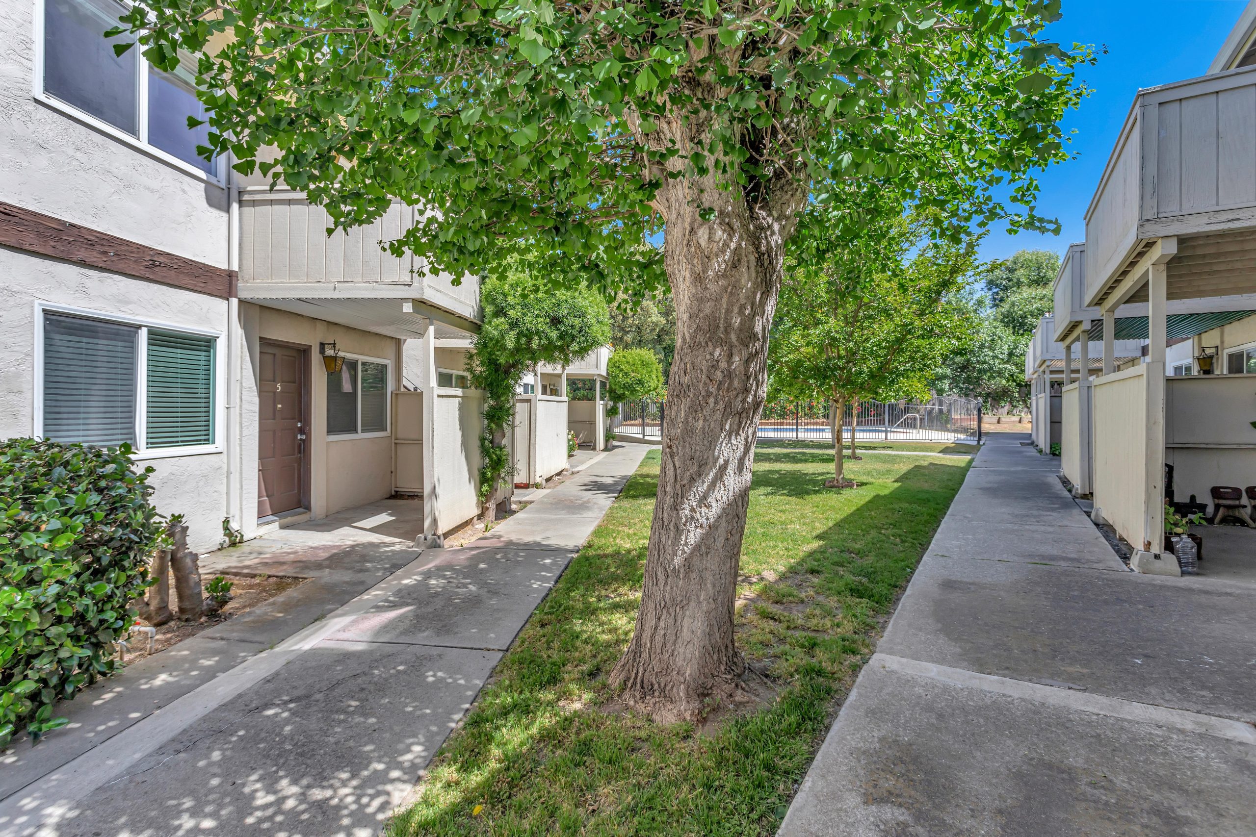 F8_46728CrawfordStreet_009