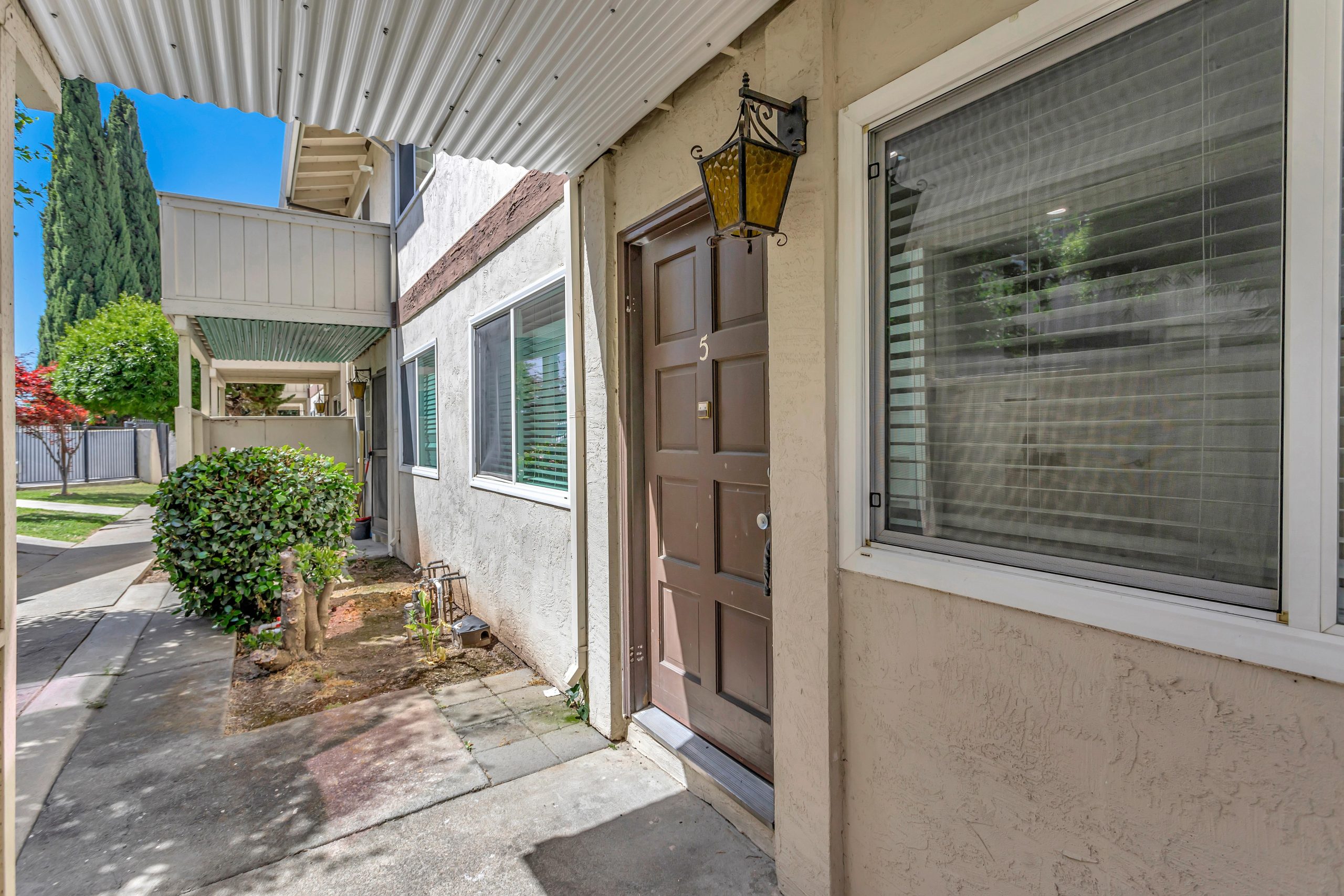 F8_46728CrawfordStreet_012