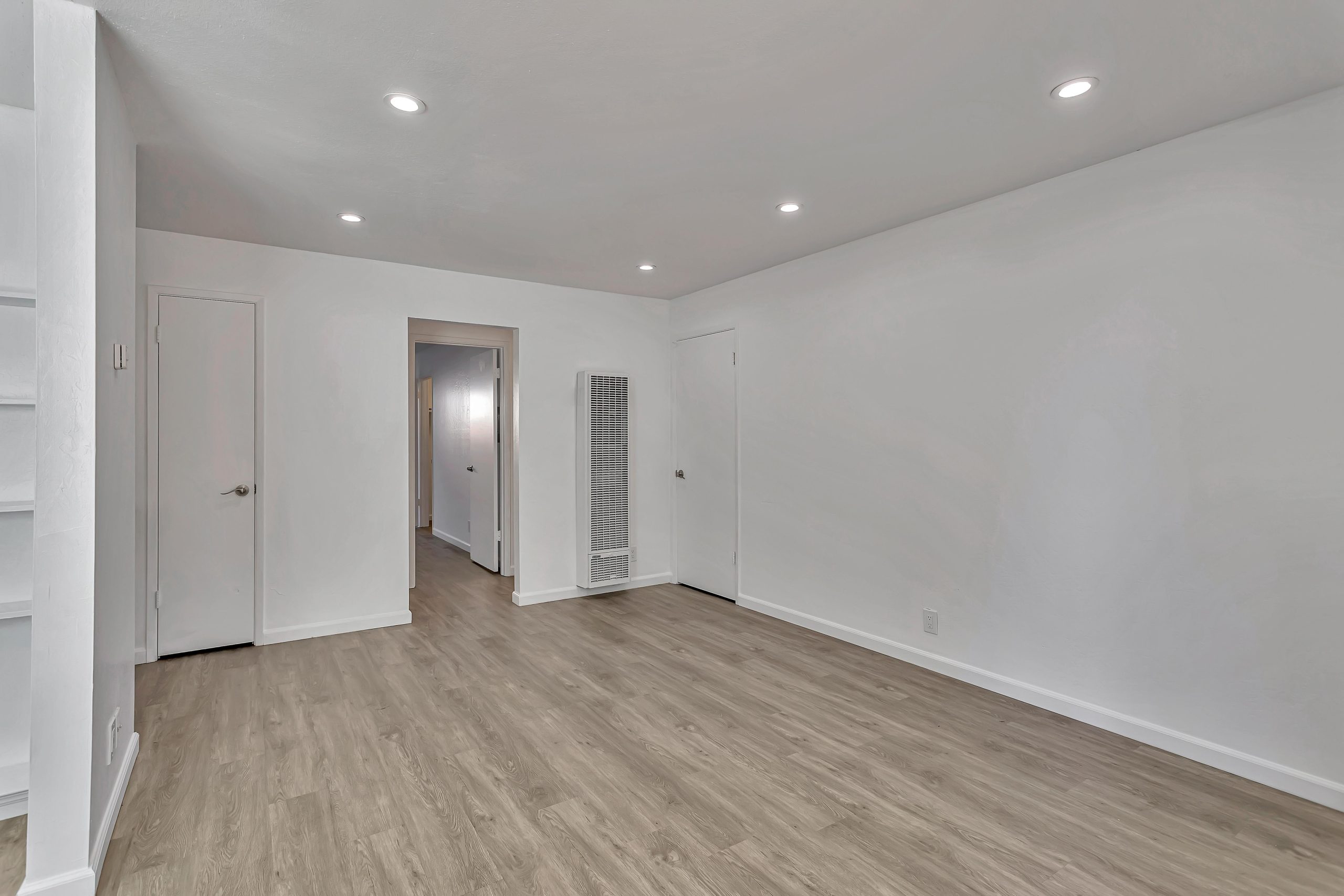 F8_46728CrawfordStreet_016