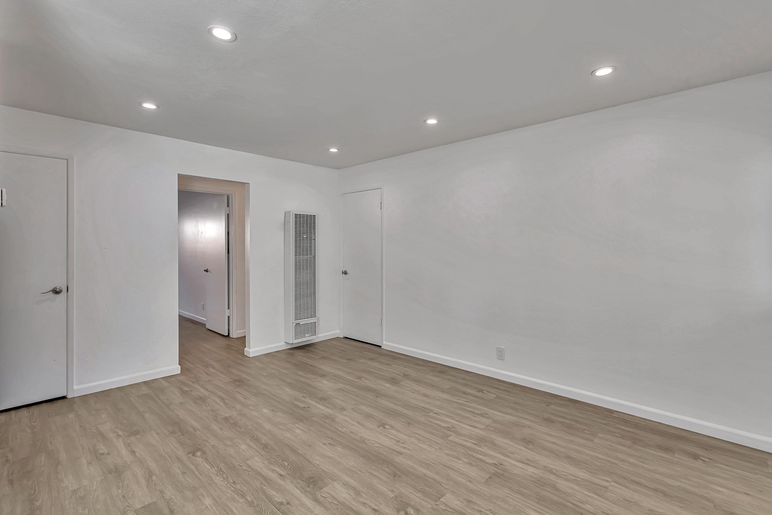 F8_46728CrawfordStreet_019