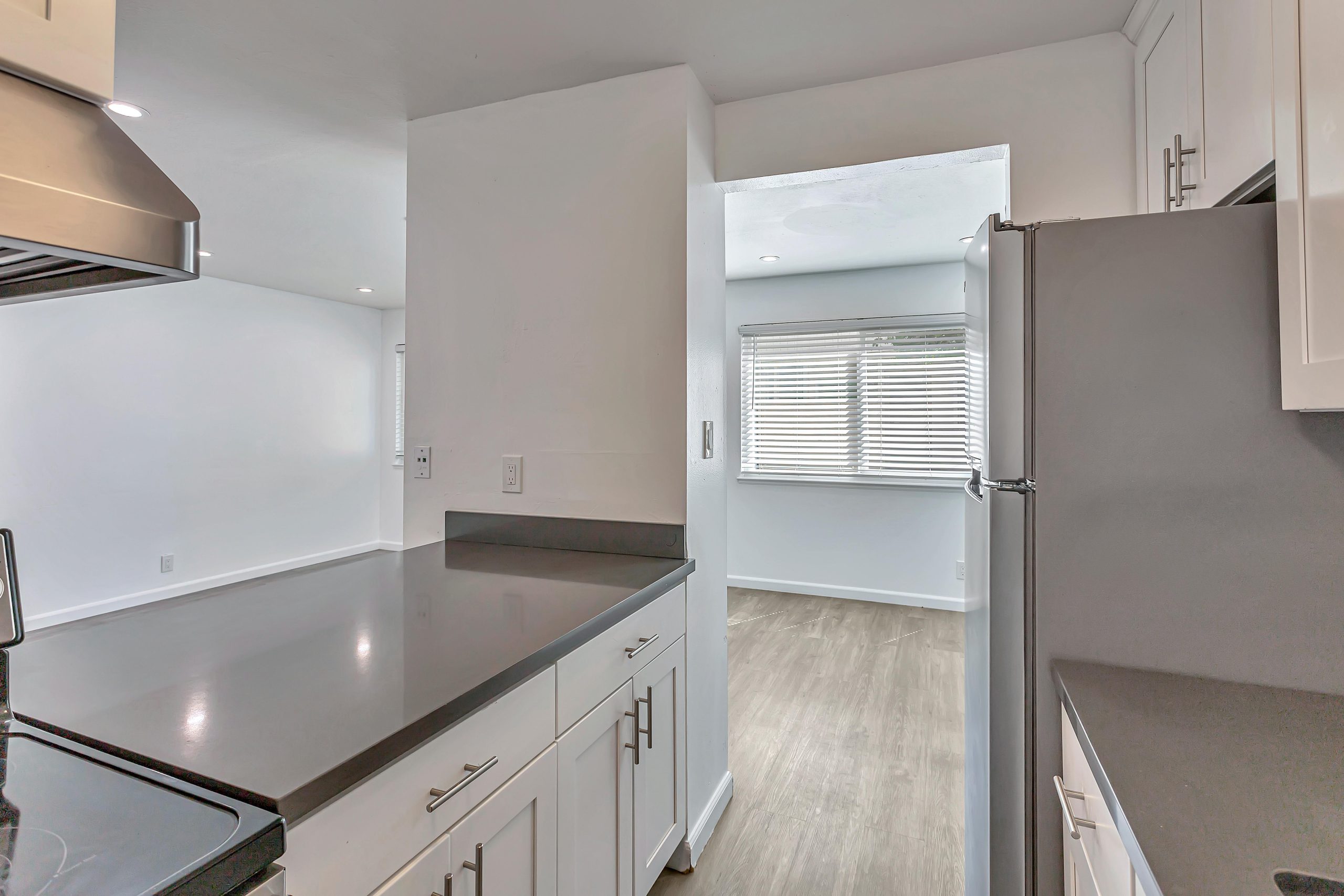 F8_46728CrawfordStreet_021