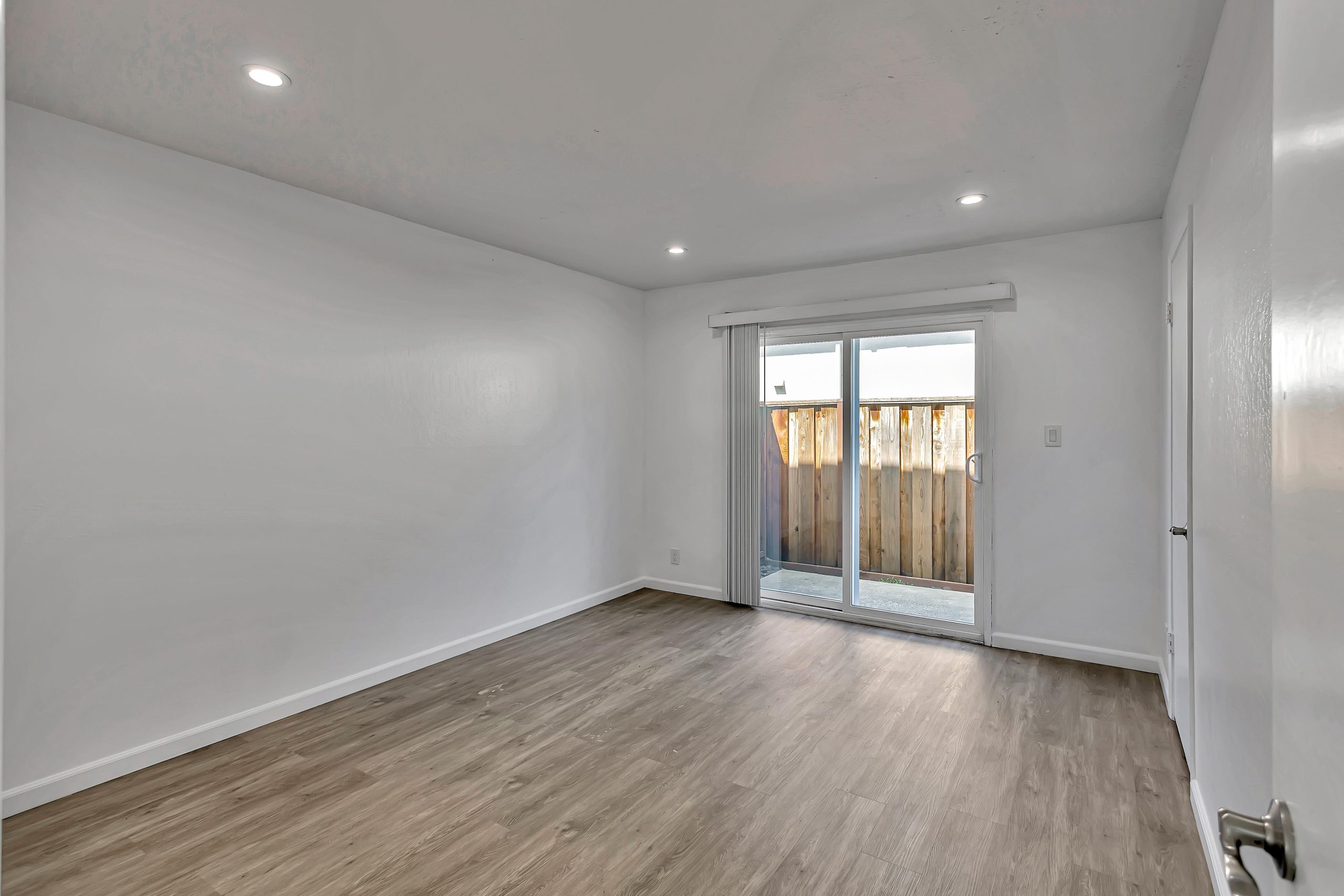 F8_46728CrawfordStreet_026