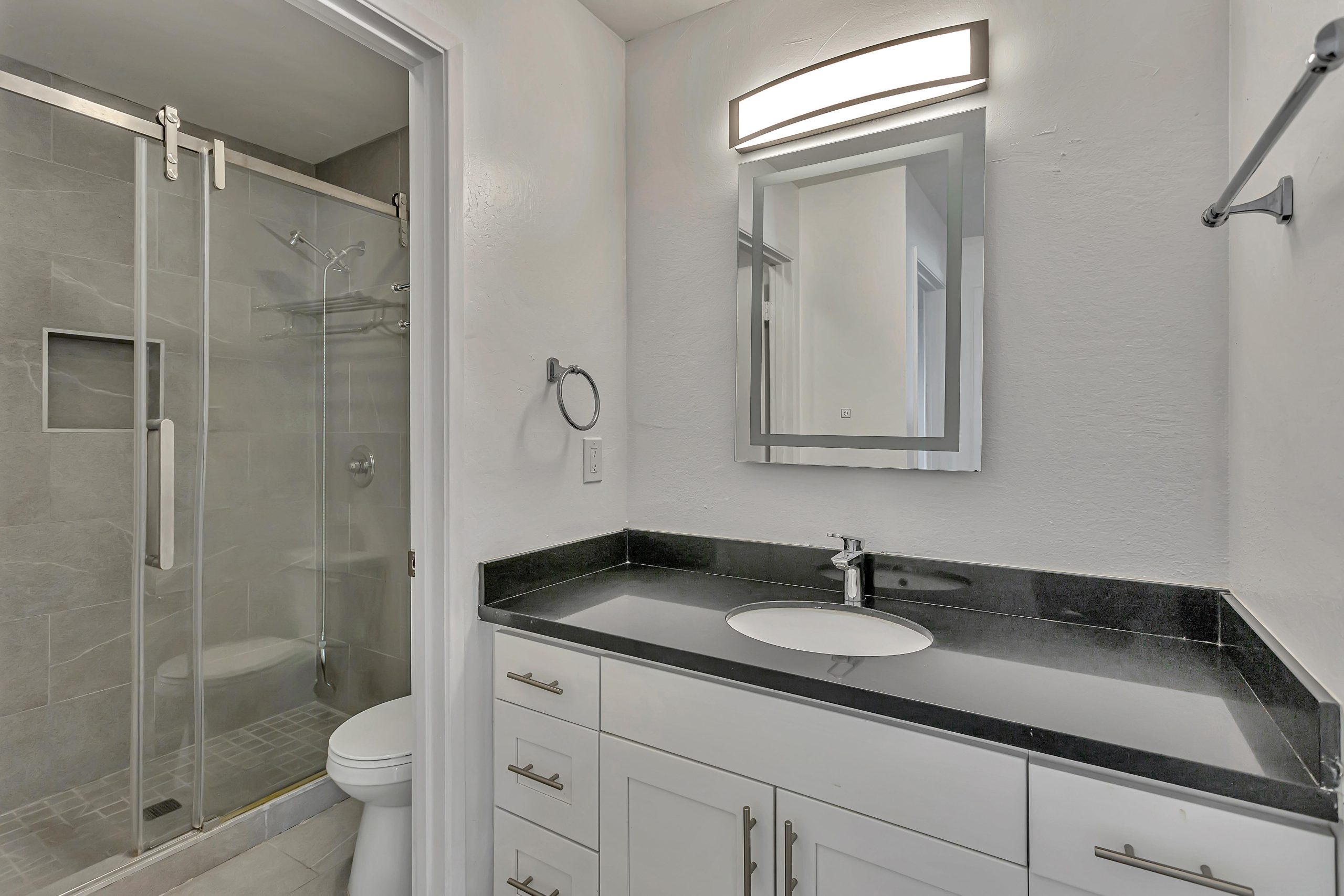 F8_46728CrawfordStreet_030