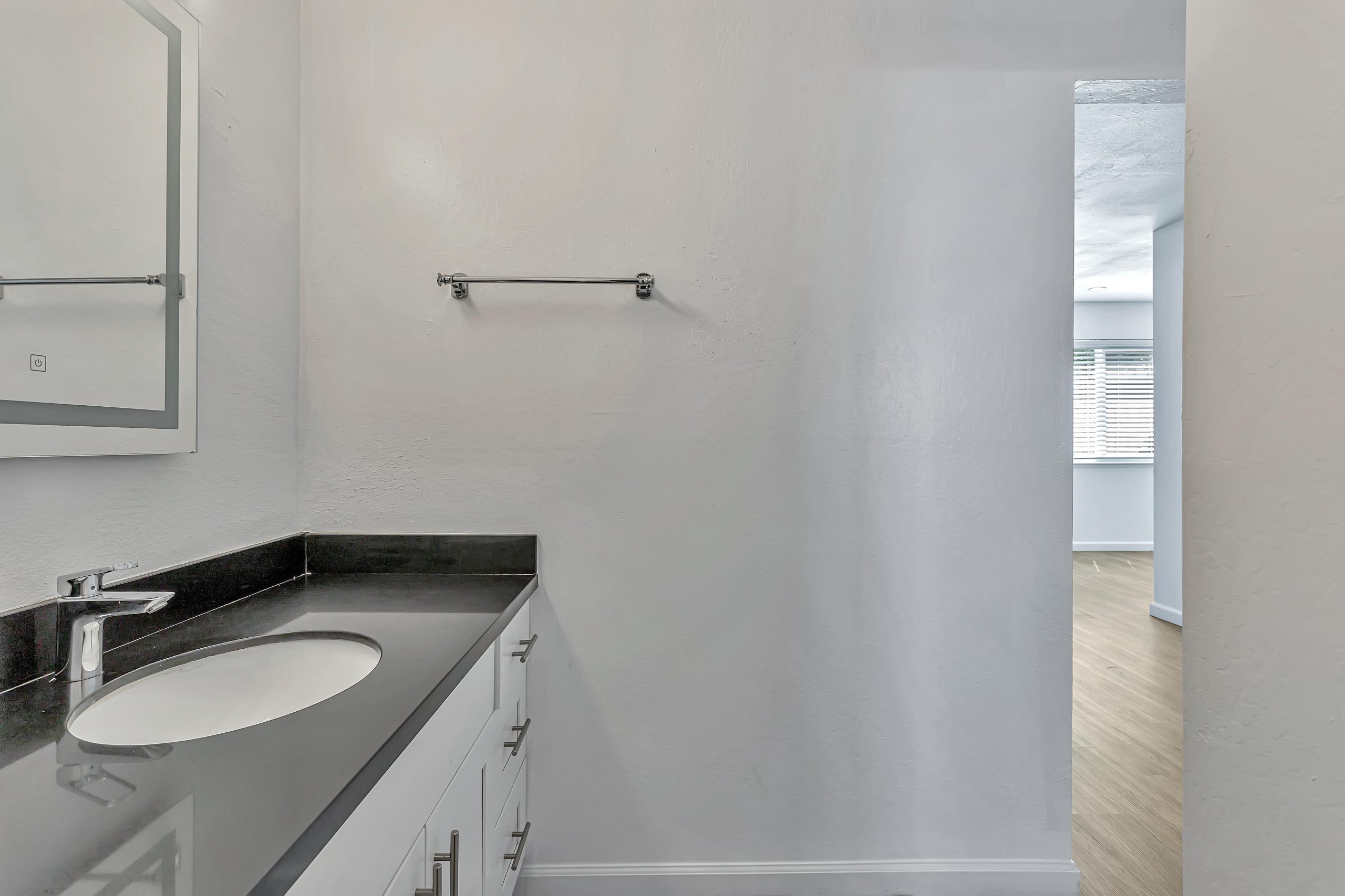F8_46728CrawfordStreet_032