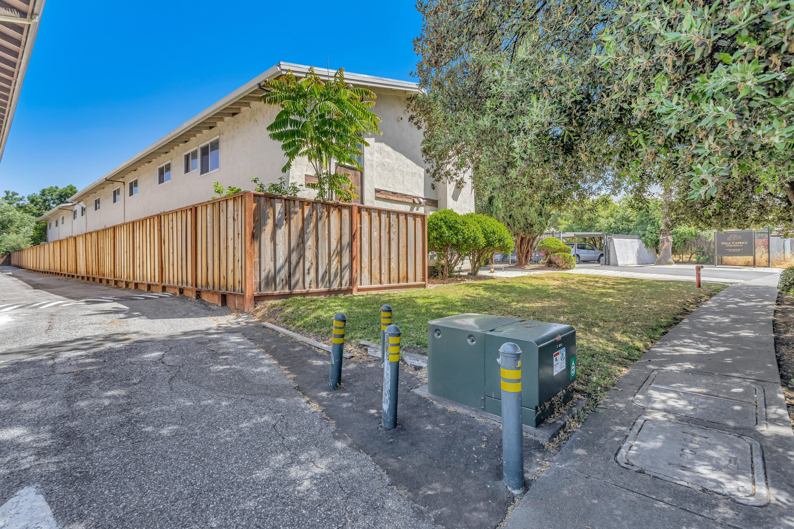 F8_46728CrawfordStreet_036