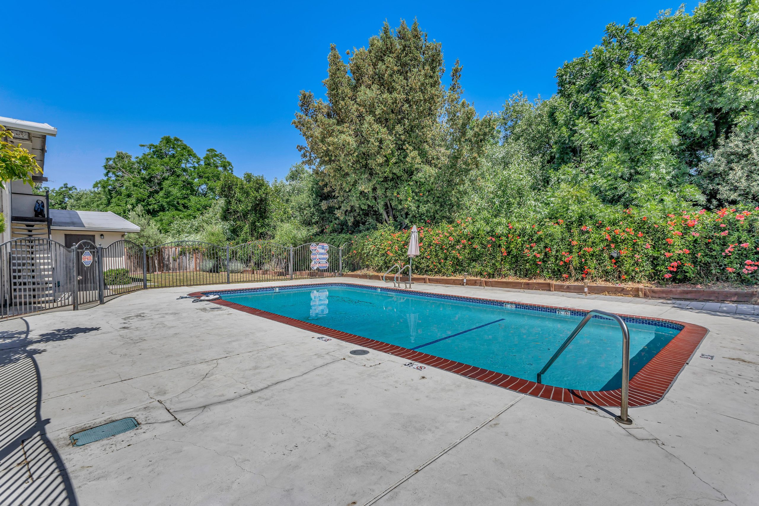 F8_46728CrawfordStreet_040