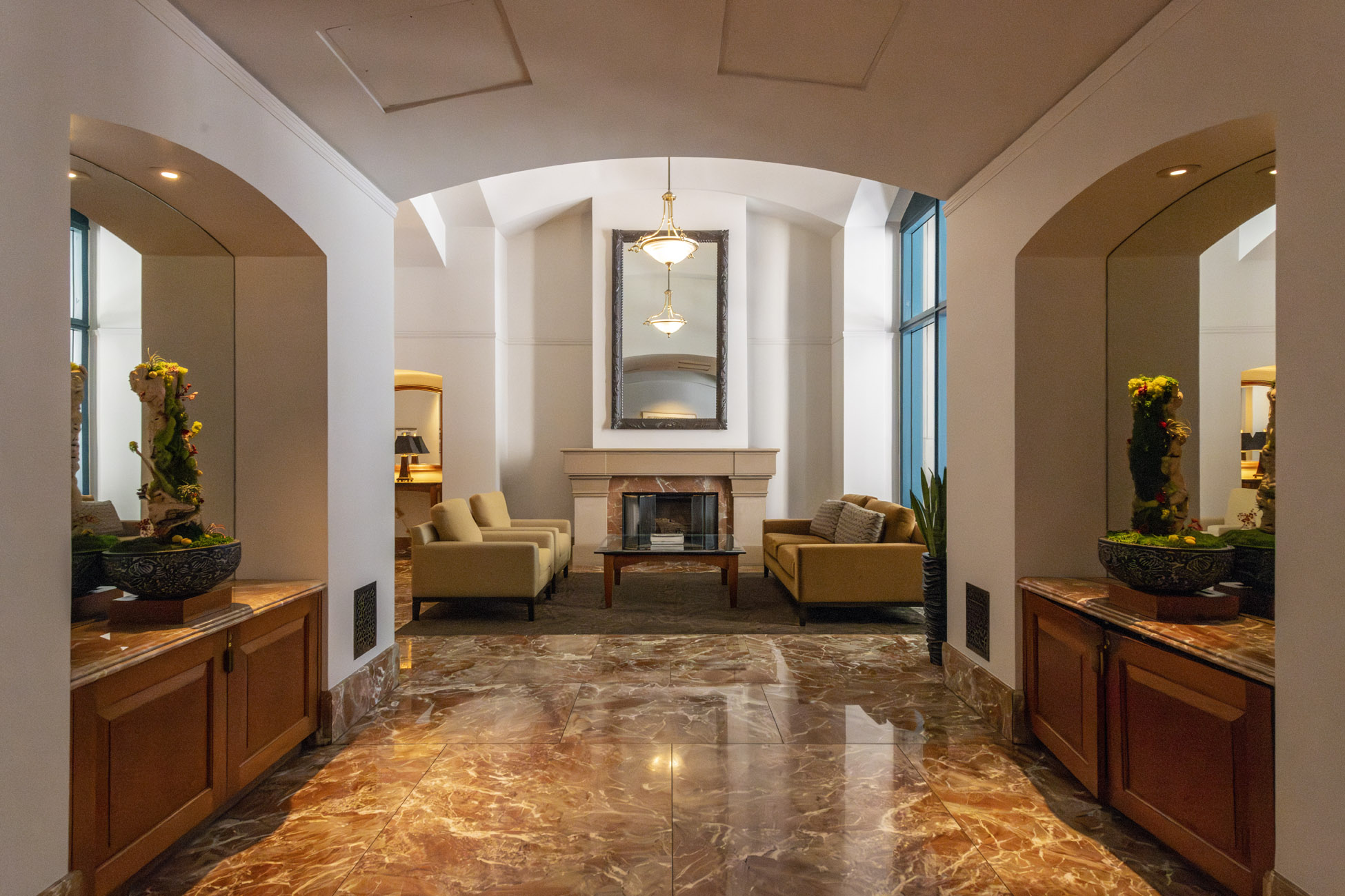 33_lobby
