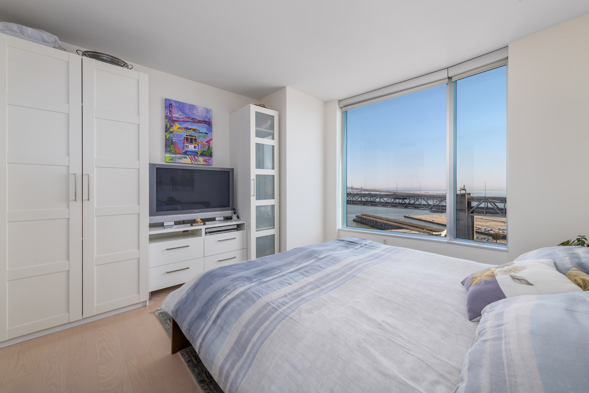 14_bedroom1