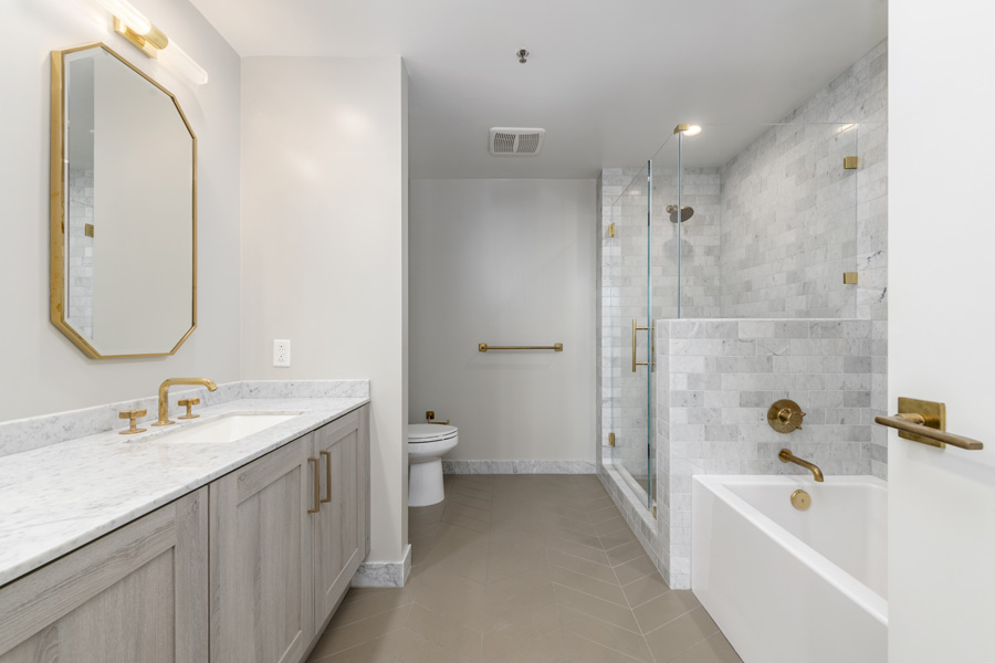 17_primary_bath
