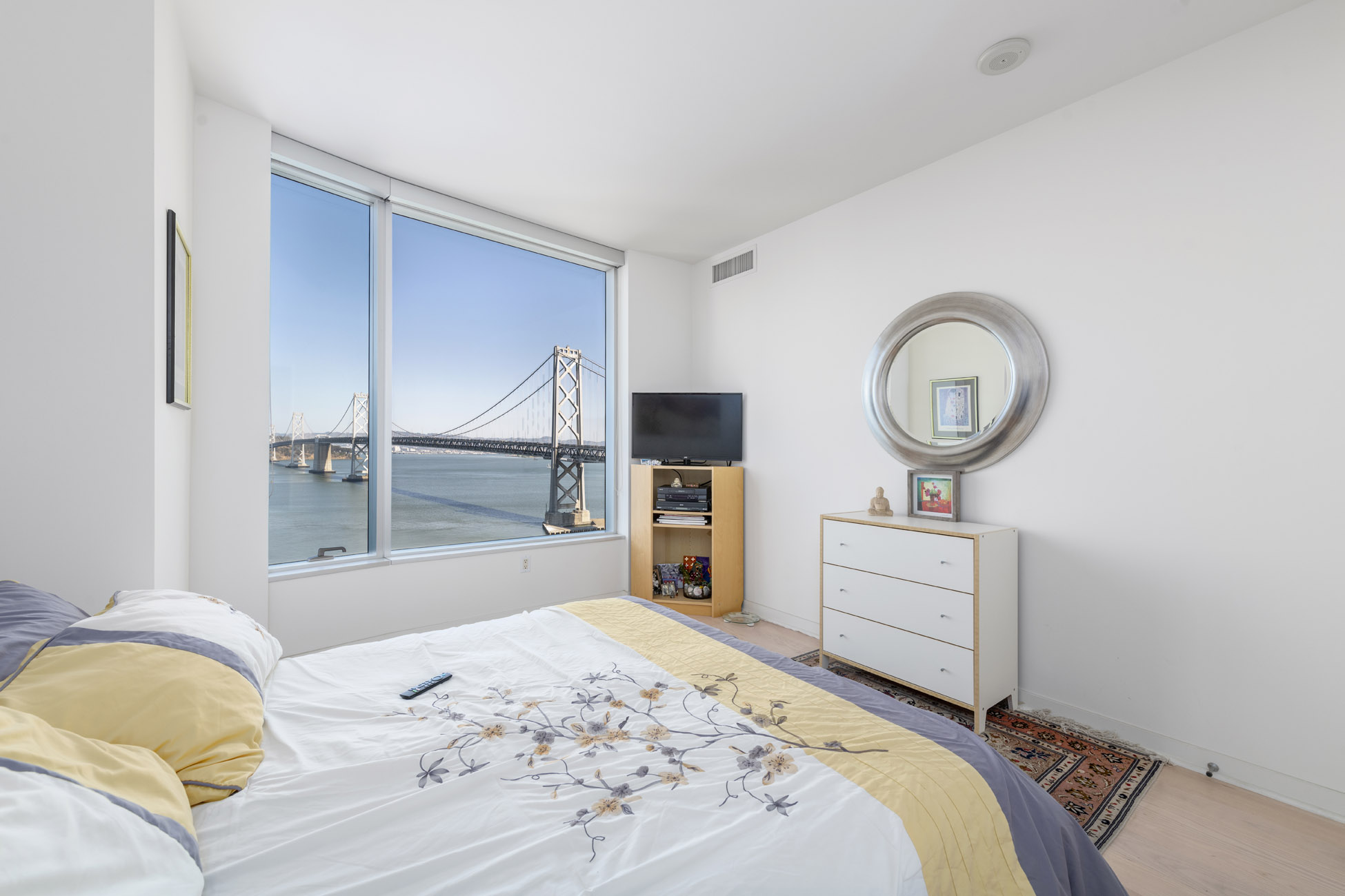 18_bedroom2