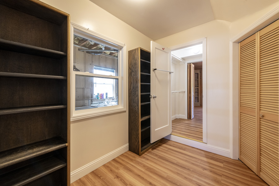 36_downstairs_office