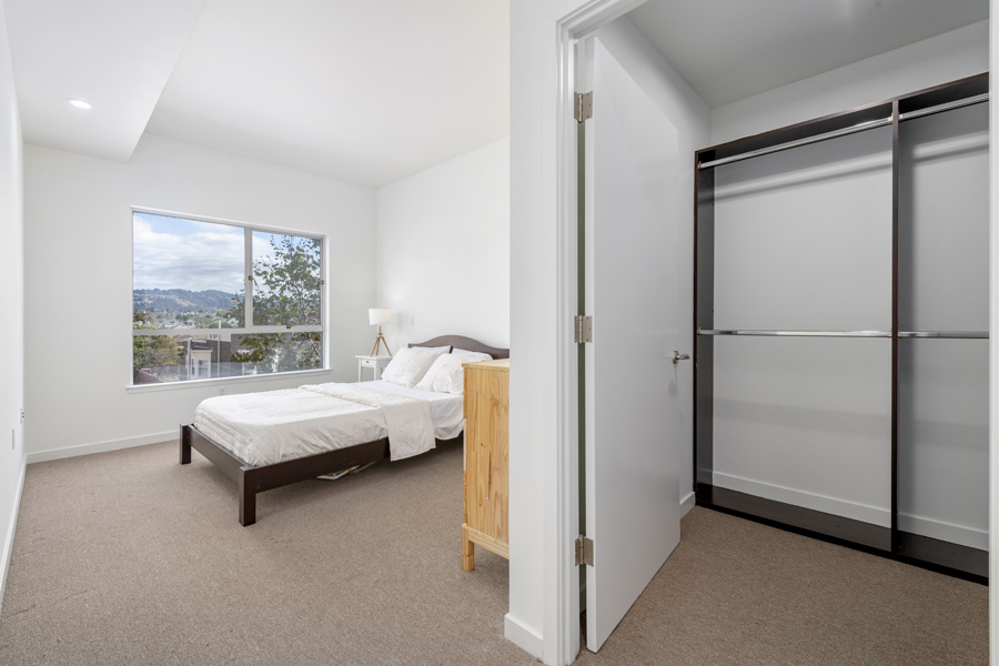17_primary_bedroom