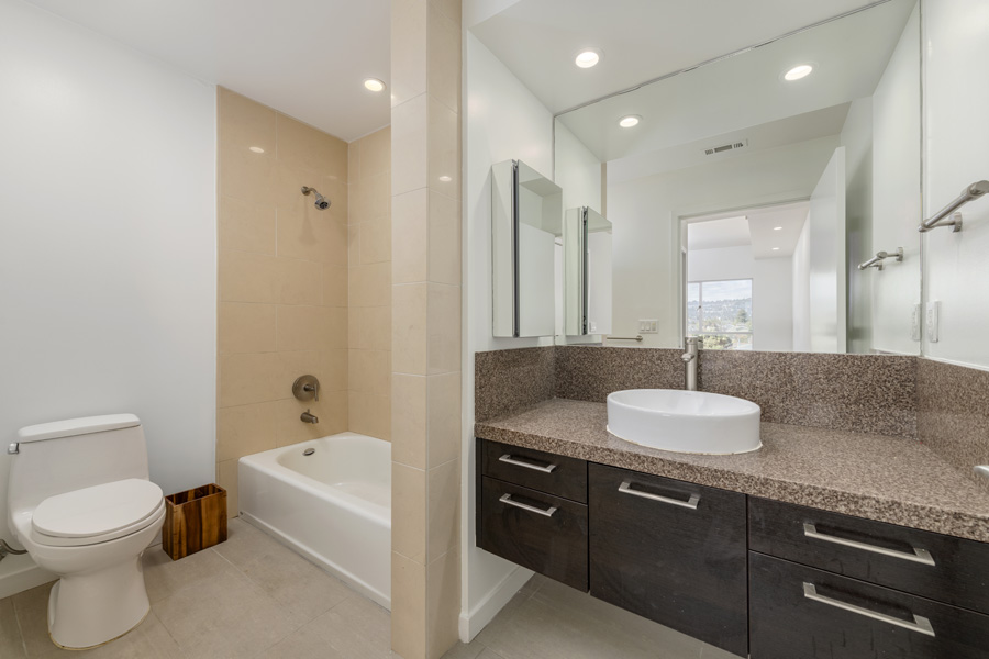21_primary_bath