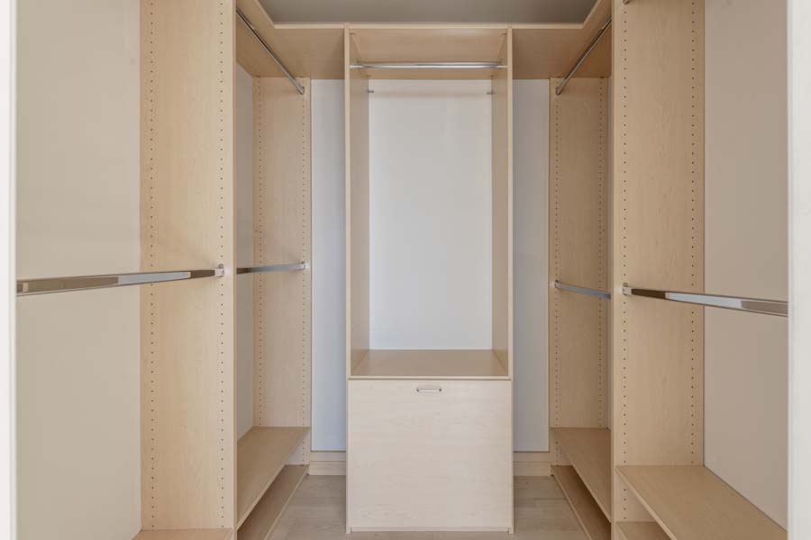 15_walk_in_closet