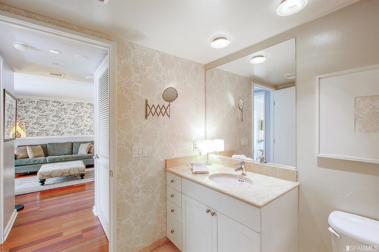 Bathroom2