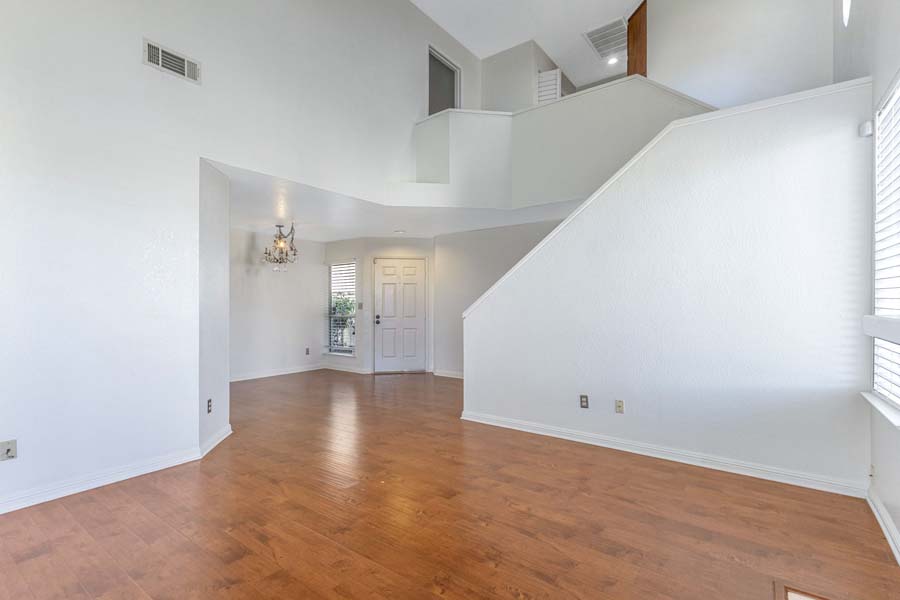 11-web-or-mls-2890-barrington-terrace