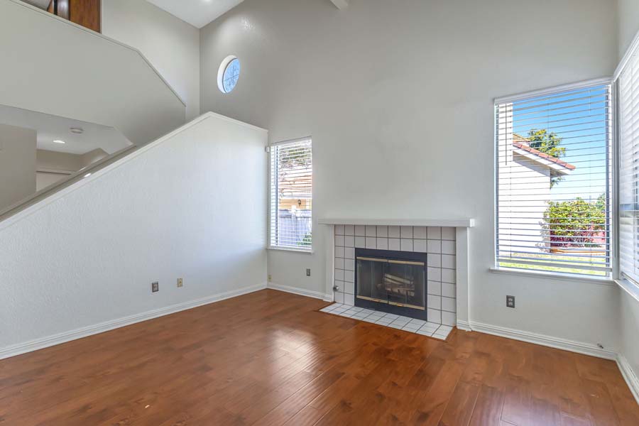 12-web-or-mls-2890-barrington-terrace