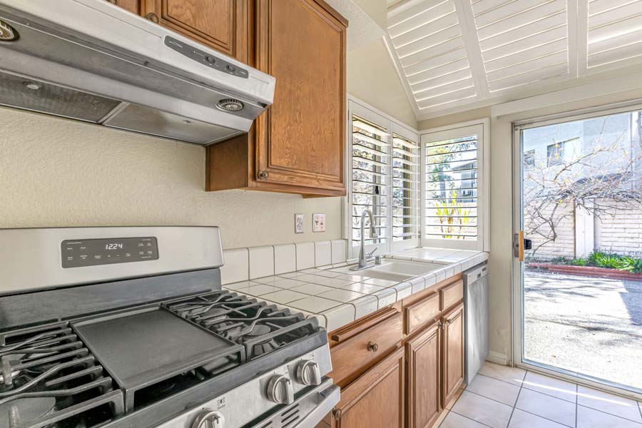 13-web-or-mls-2890-barrington-terrace