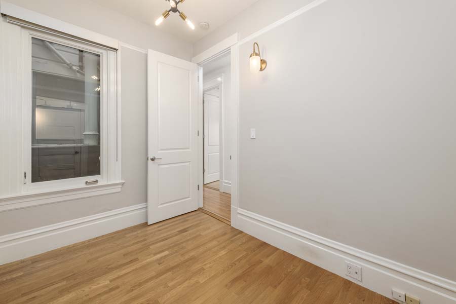 13_bedroom1