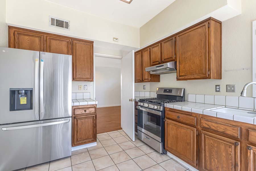 14-web-or-mls-2890-barrington-terrace