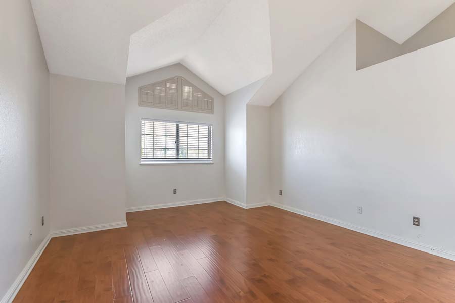 17-web-or-mls-2890-barrington-terrace