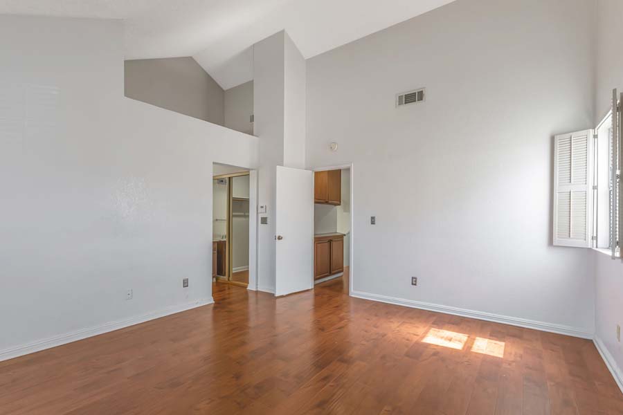 18-web-or-mls-2890-barrington-terrace