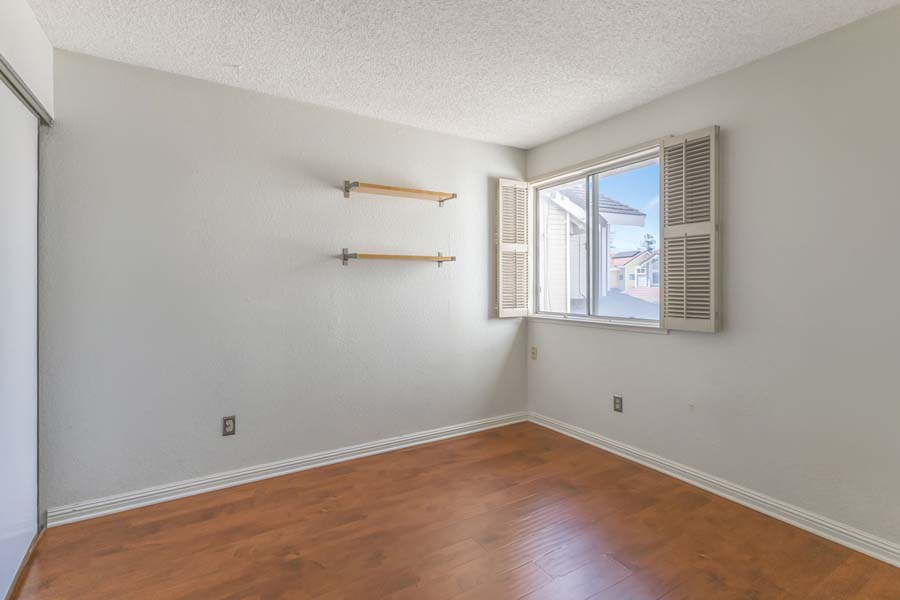 19-web-or-mls-2890-barrington-terrace