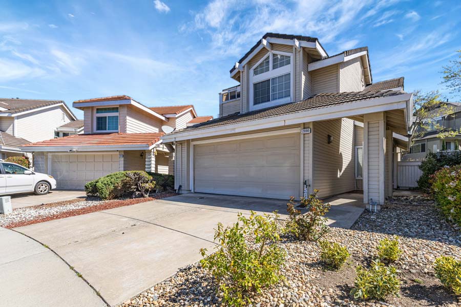 2-web-or-mls-2890-barrington-terrace