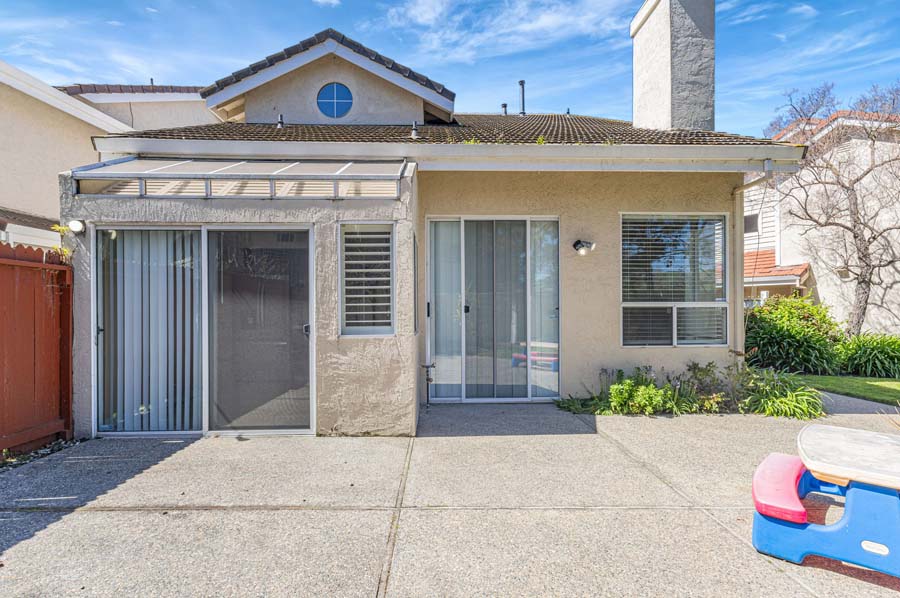 37-web-or-mls-2890-barrington-terrace