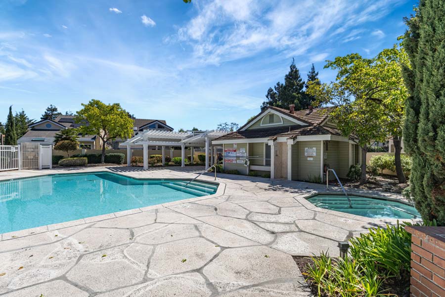 40-web-or-mls-2890-barrington-terrace