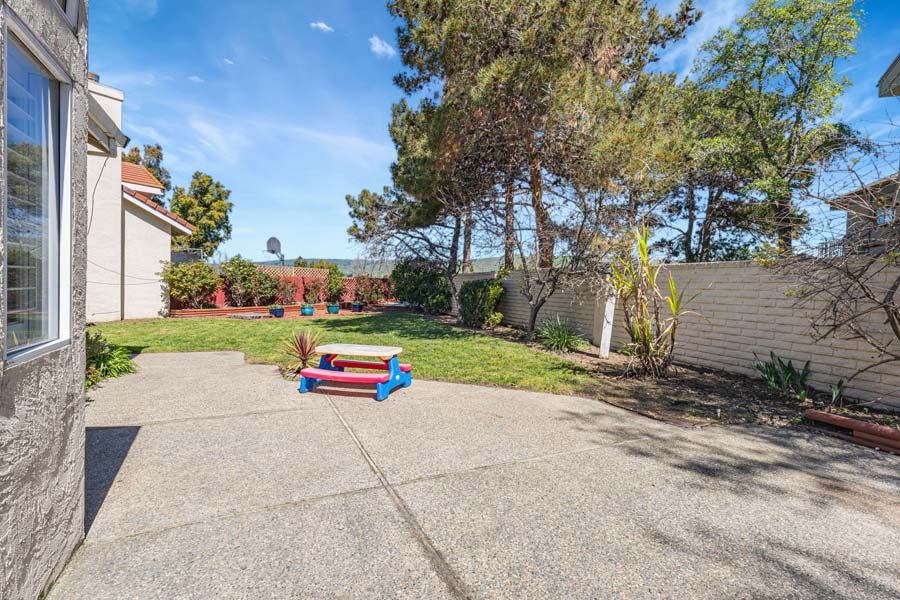 43-web-or-mls-2890-barrington-terrace