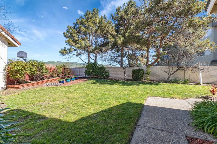47-web-or-mls-2890-barrington-terrace