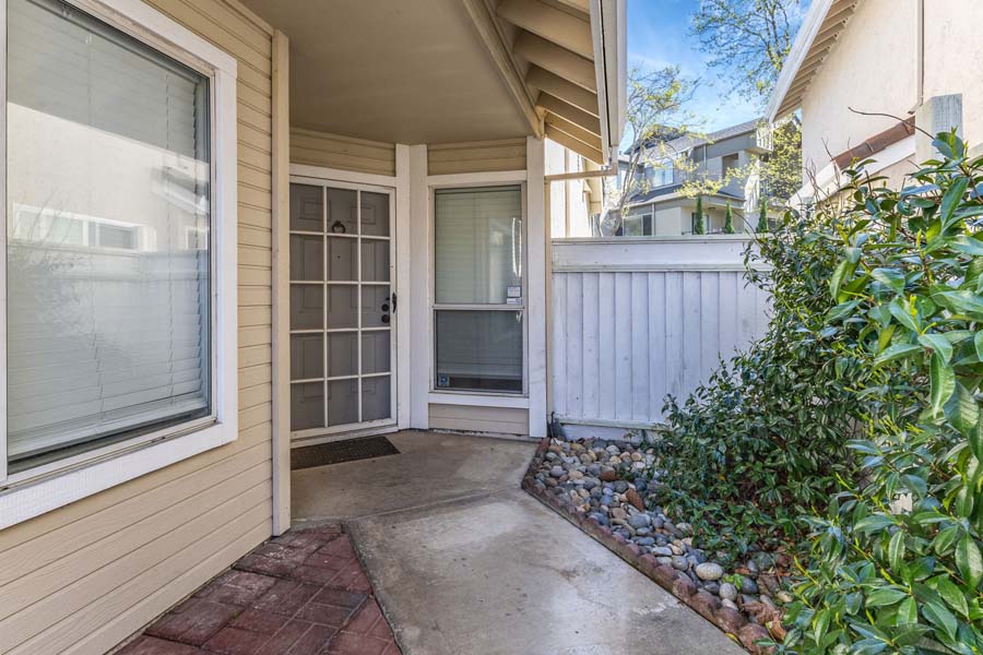 5-web-or-mls-2890-barrington-terrace