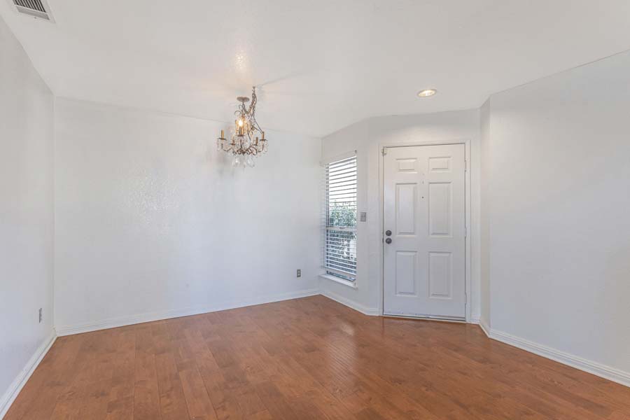 7-web-or-mls-2890-barrington-terrace