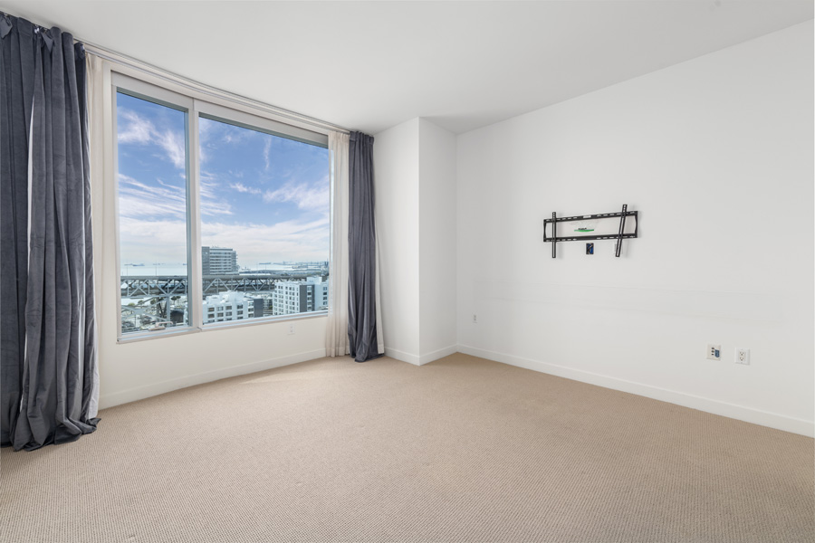 22_primary_bedroom