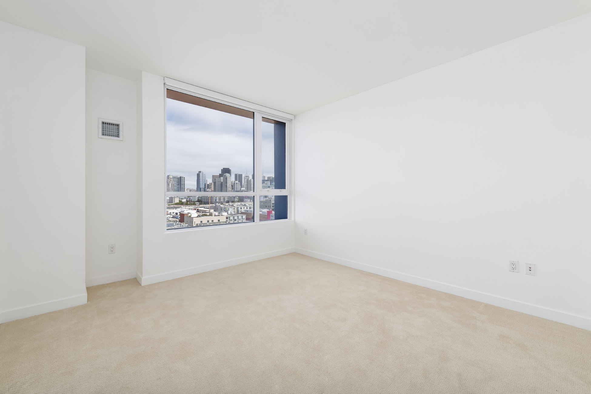 17_primary_bedroom