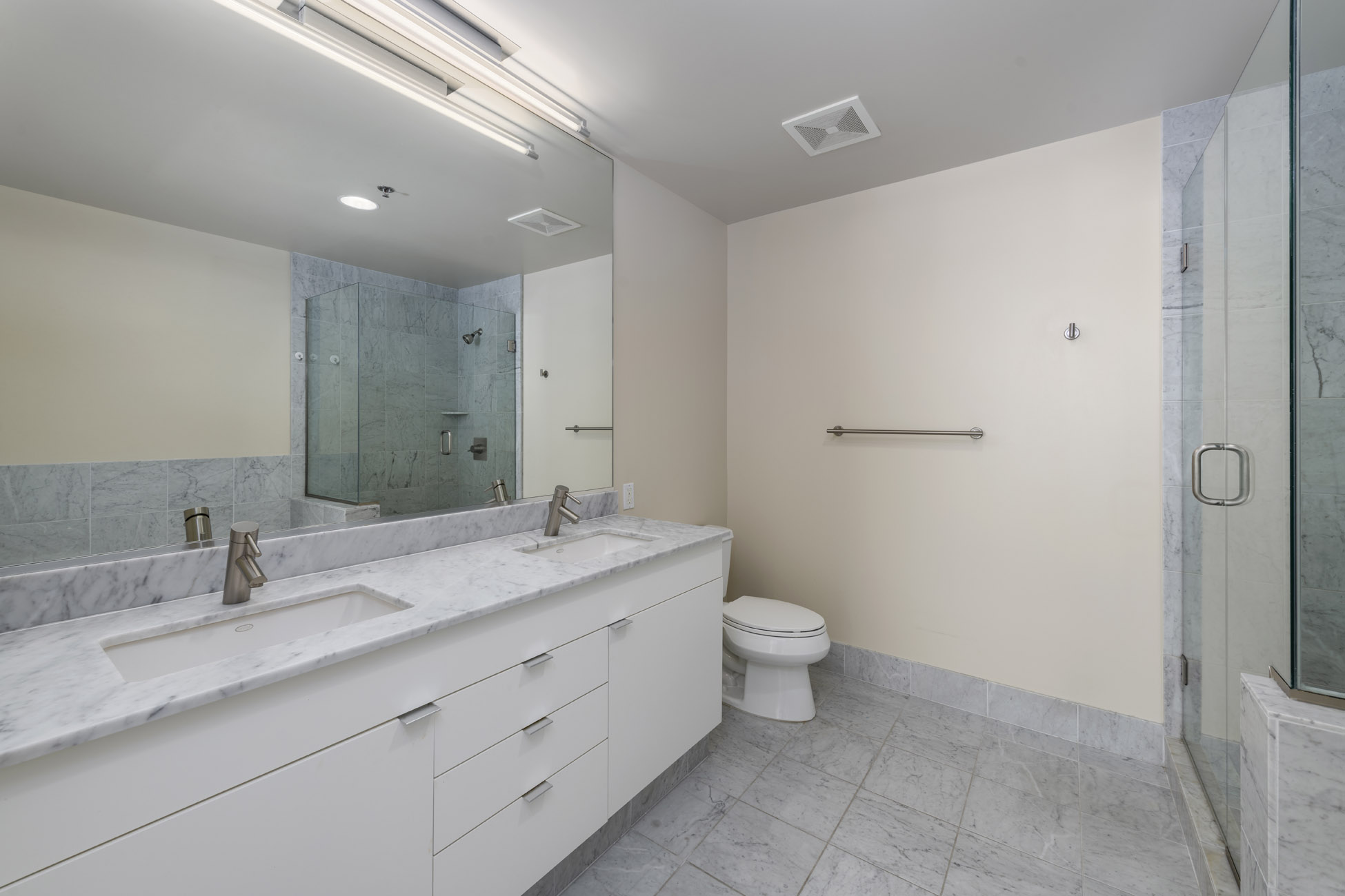 24_primary_bath