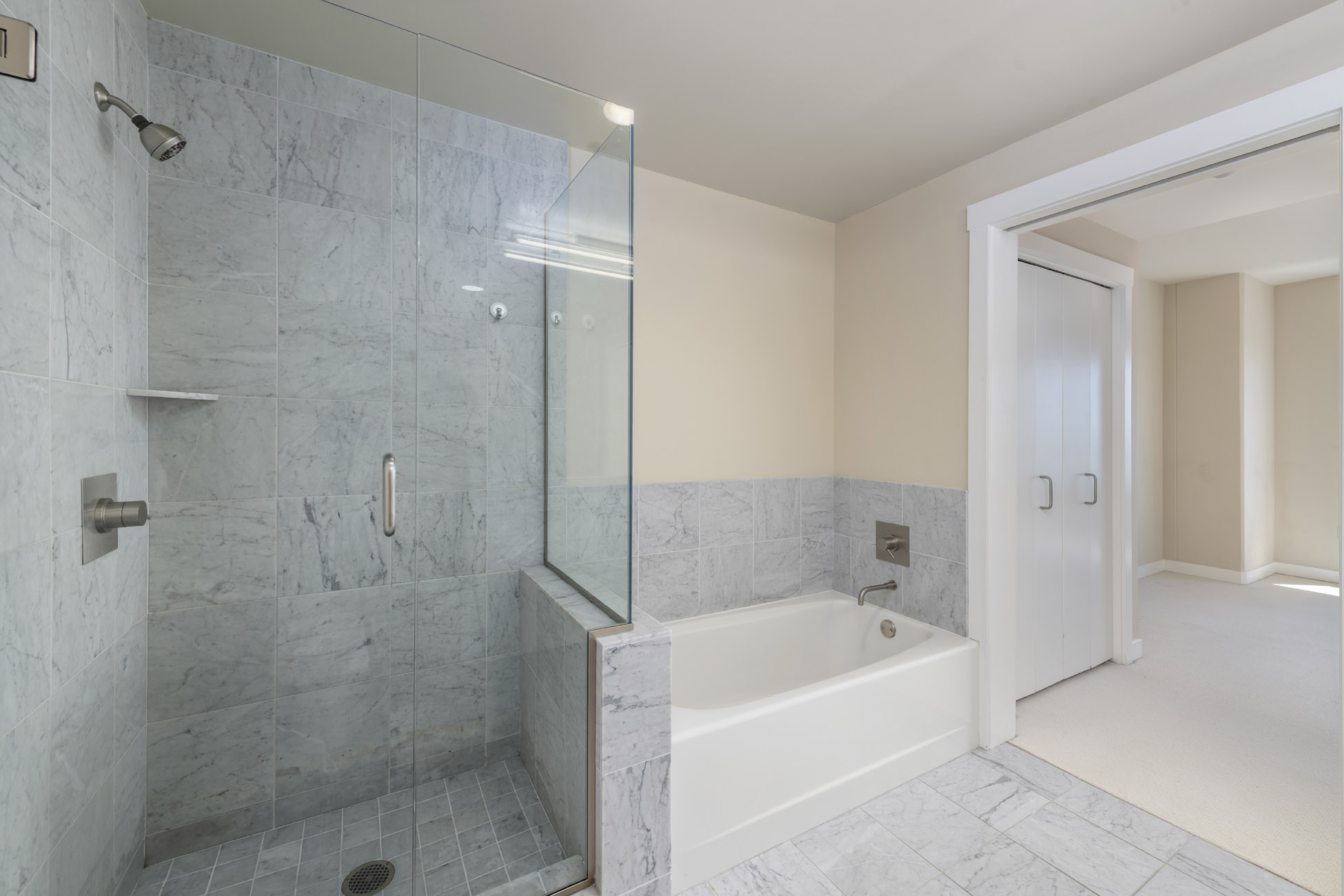 25_primary_bath