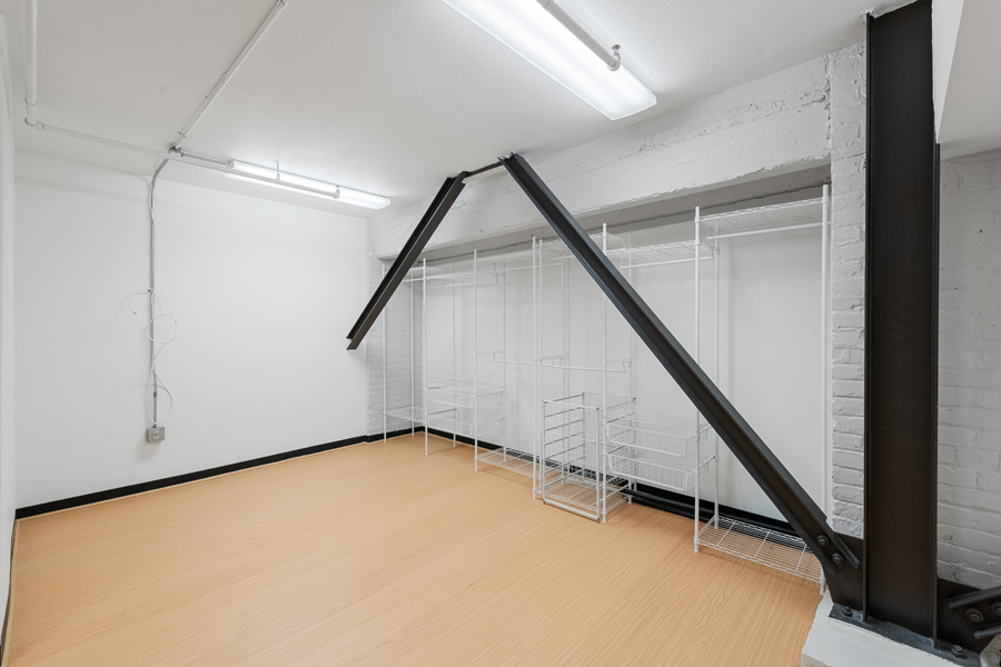22_bedroom