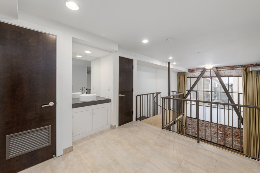 26_loft_bedroom