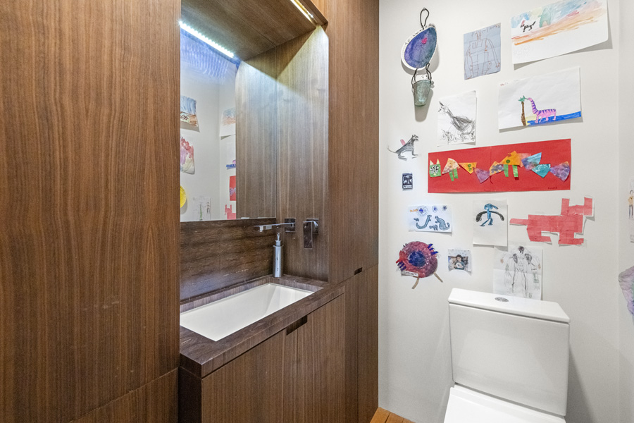 39_hall_bath